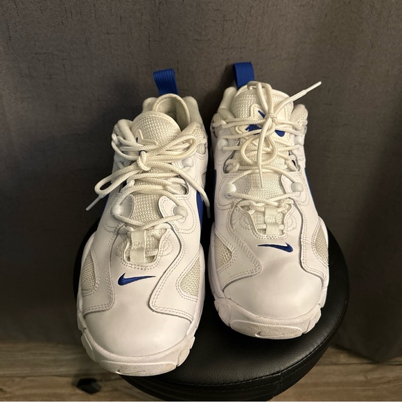 nike barrage low white and blue